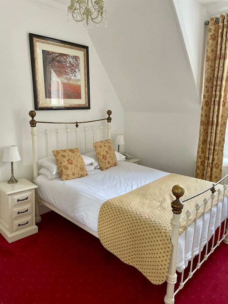 Ebury Hotel
