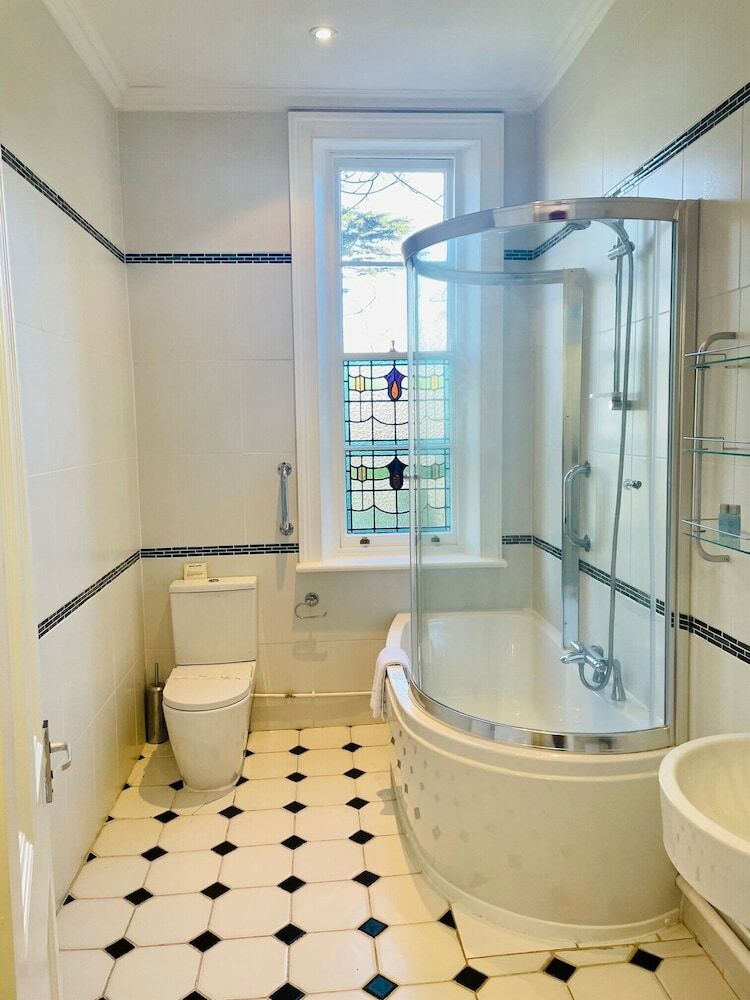 Ebury Hotel