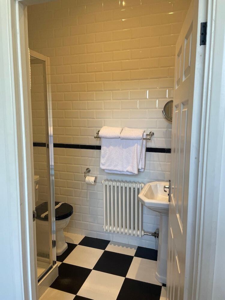 Ebury Hotel