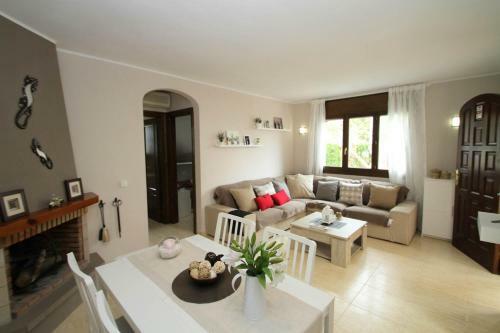 Arenda Holiday Home Masia 3