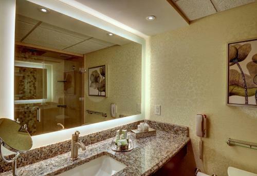 Hotel Eden Resort And Suites, Bw Premier Collection