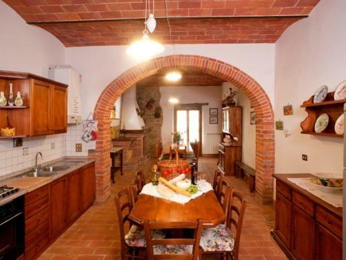 Fornoli Villa Sleeps 16 Pool Wifi