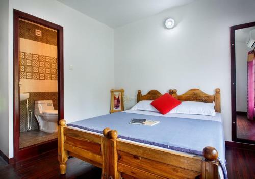 Hotel Shivaganga Houseboat