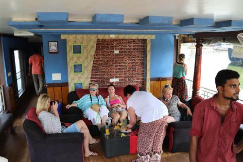 Hotel Shivaganga Houseboat