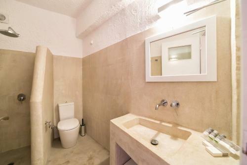 Hotel Artemis Suites