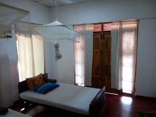 Lake House Homestay