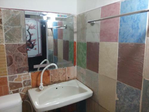 Lake House Homestay