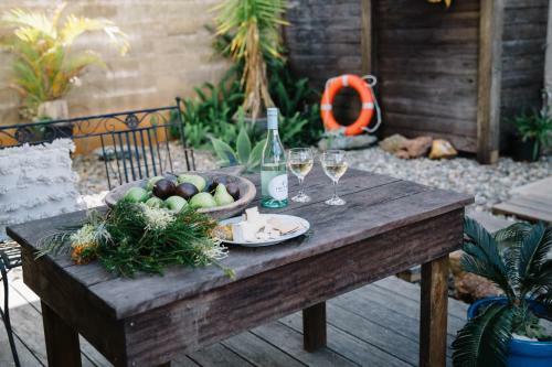 Akama Vista - Couples Retreat
