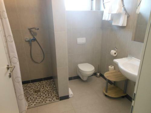 Hostal Hotel Garni Neud�rfl
