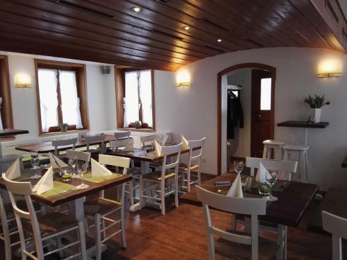 Hostal Pizzeria-pension Gambrinus