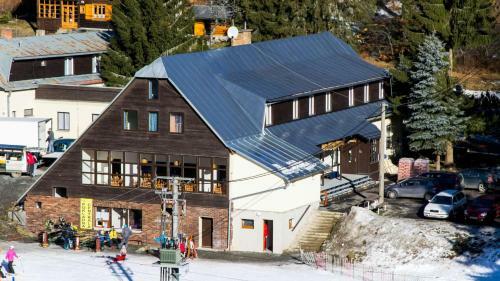 Hostal Chata Z�ti?�