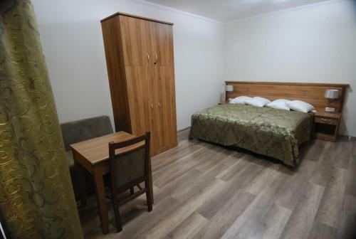 Hostal Ivanek Guest House