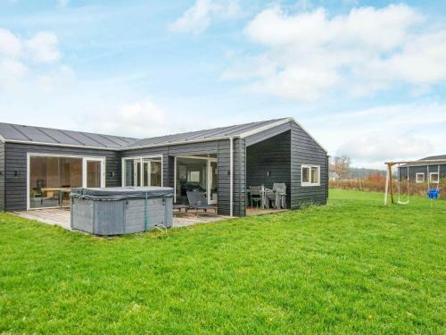 Holiday Home Skovs�en V