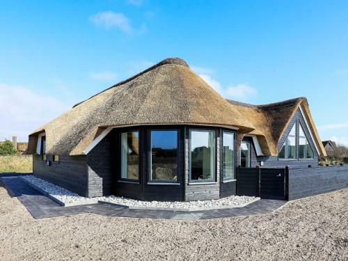 Five-bedroom Holiday Home In Ringk�bing 1