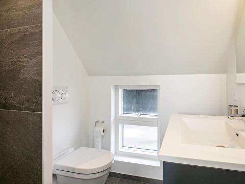 Five-bedroom Holiday Home In Ringk�bing 1