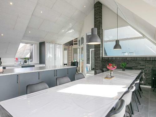 Five-bedroom Holiday Home In Ringk�bing 1
