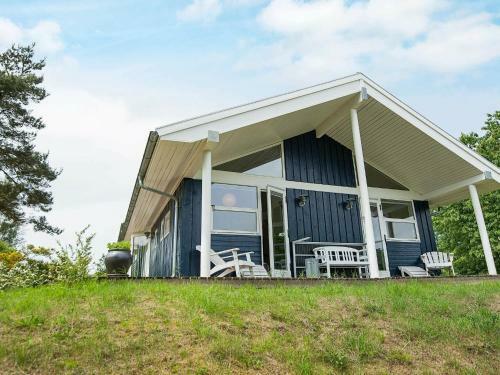 Three-bedroom Holiday Home In Knebel 19