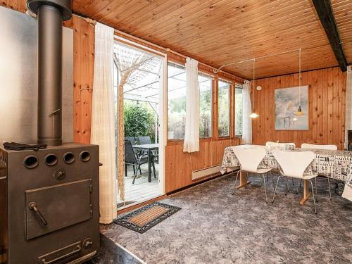 Three-bedroom Holiday Home In Roslev 13