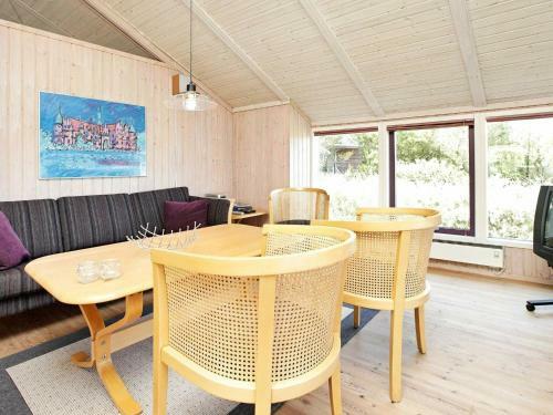Three-bedroom Holiday Home In Oksb�l 38