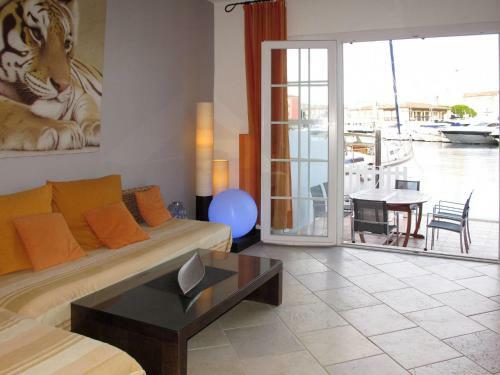 Holiday Home Capri (pog125)