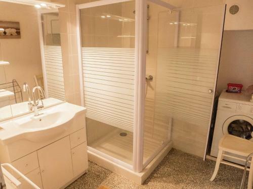 Charming Holiday Home In La Caunette With Swimming Pool