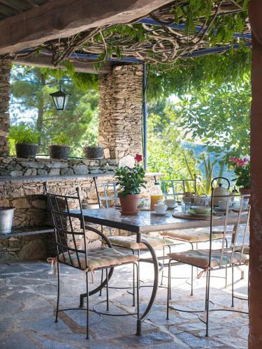 La Garde-freinet Villa Sleeps 8 Pool Air Con Wifi