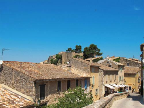 Holiday Home Les Vignes (mbe100)