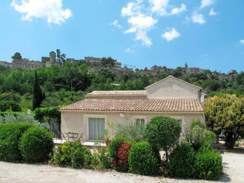 Holiday Home Les Vignes (mbe100)