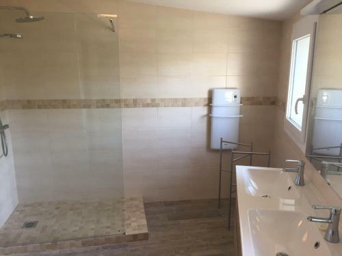 Modern Villa With Private Pool Near Lake In Olonzac
