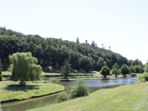 Hollies Lodge