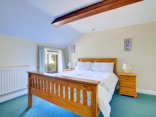 Spacious Cottage In Narborough With Garden