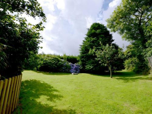 Spacious Holiday Home In Ilkerton With Garden