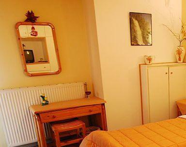 Hostal To Oneiro