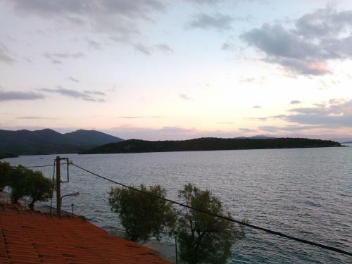 Hostal Argo Rooms And Studios