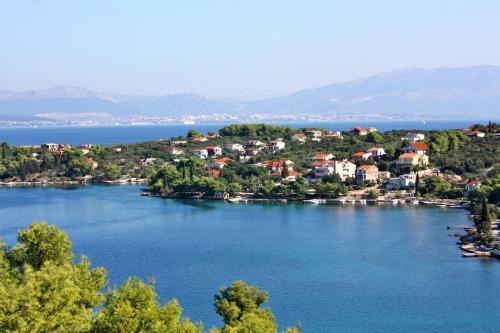 Apartments By The Sea Necujam, Solta - 11090