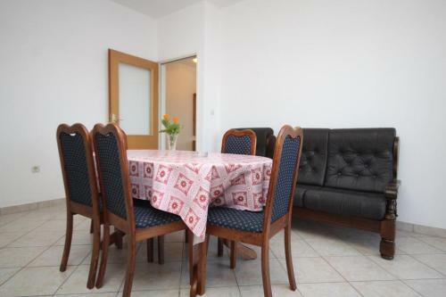 Apartments By The Sea Necujam, Solta - 8647