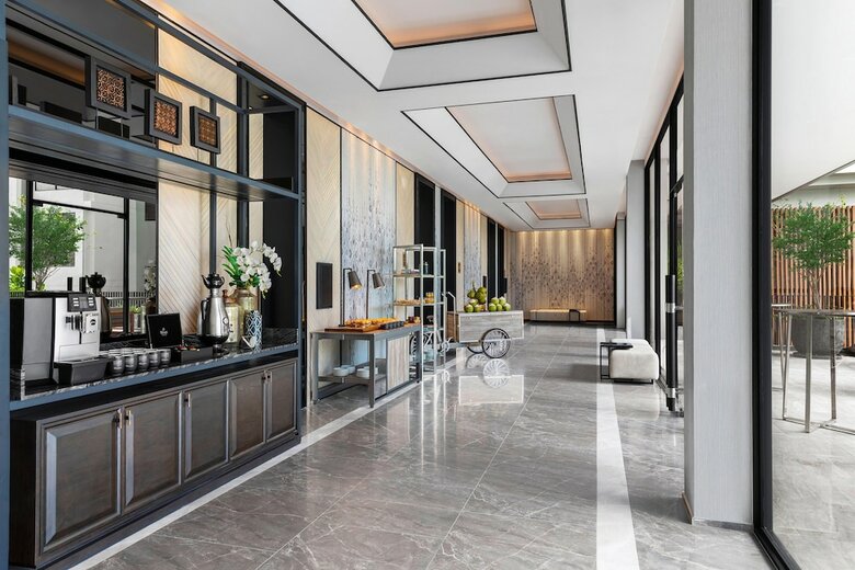 Hotel Four Points By Sheraton Phuket Patong Beach Resort