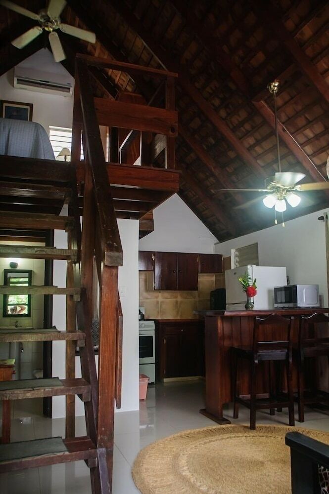 Bed & Breakfast Firefly Beach Cottages And Suites
