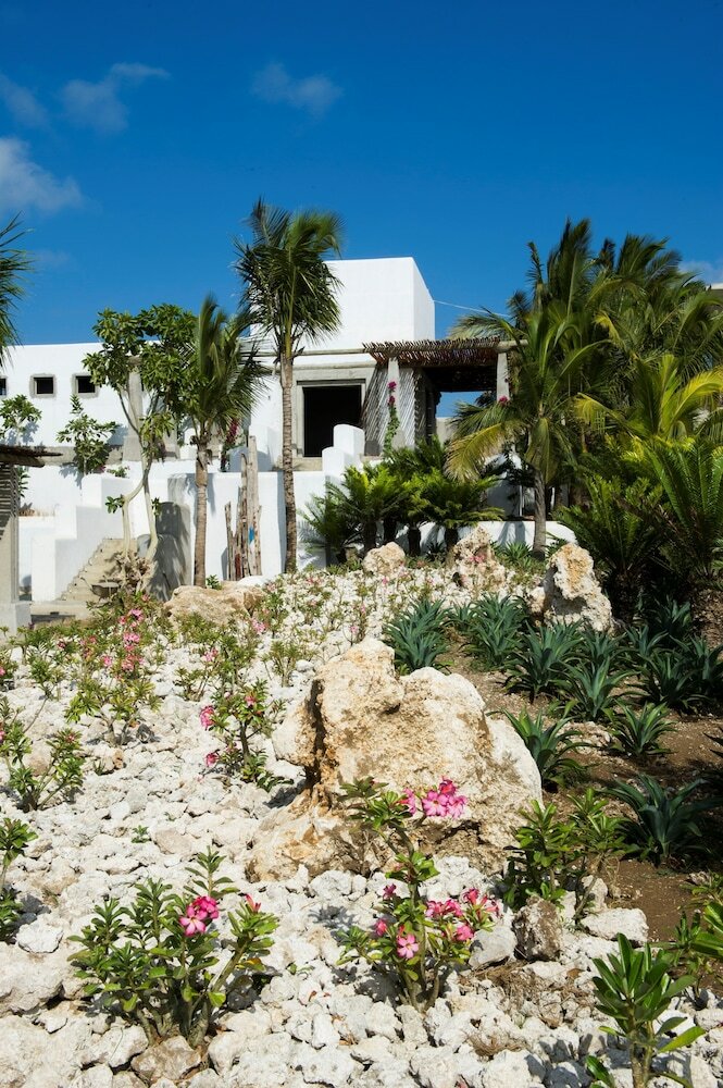 Hotel The Aiyana Resort & Spa