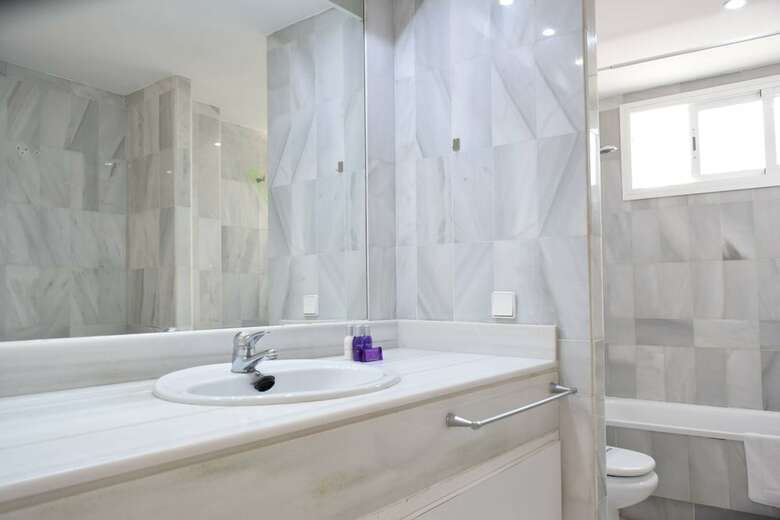 Apartamentos Y Casas Serinamar Marbella