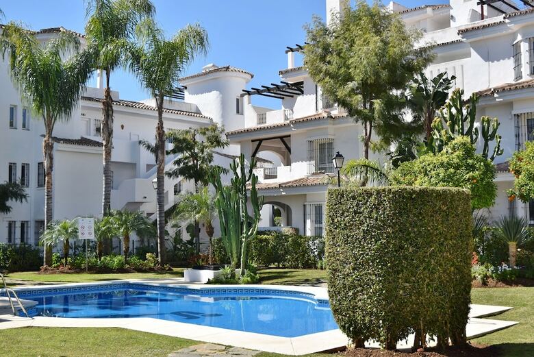 Apartamentos Y Casas Serinamar Marbella