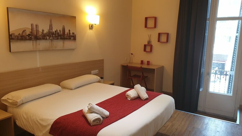 Pension Hostal Barcelona Travel
