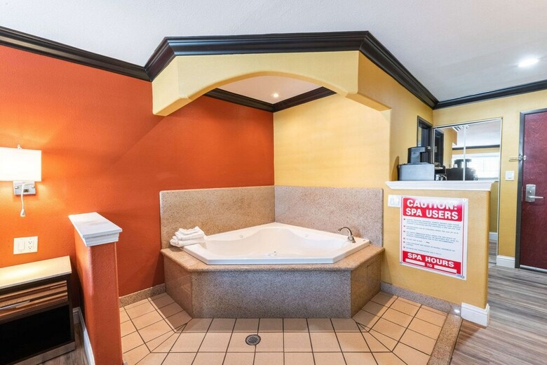 Hotel Quality Inn & Suites