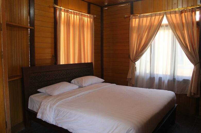 Hotel Queen Of The South Resort