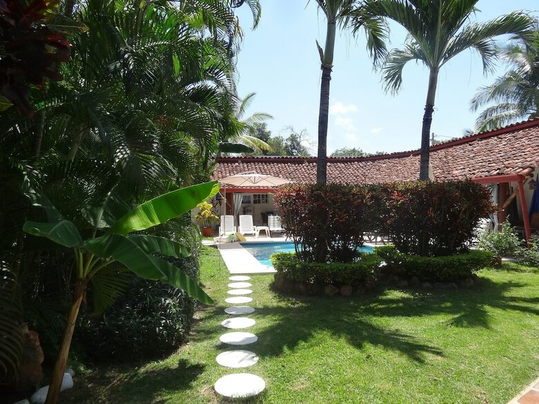 Villa Botero By Casa Mojito Bed And Breakfast