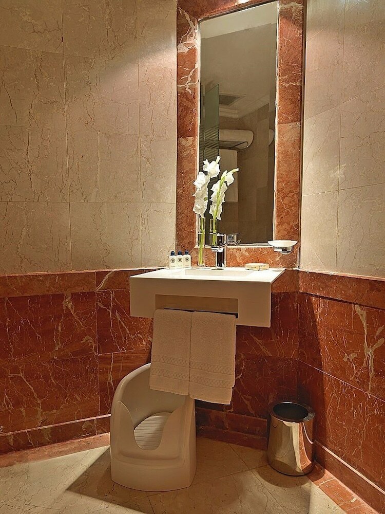 Al Thuria Grand Hotel