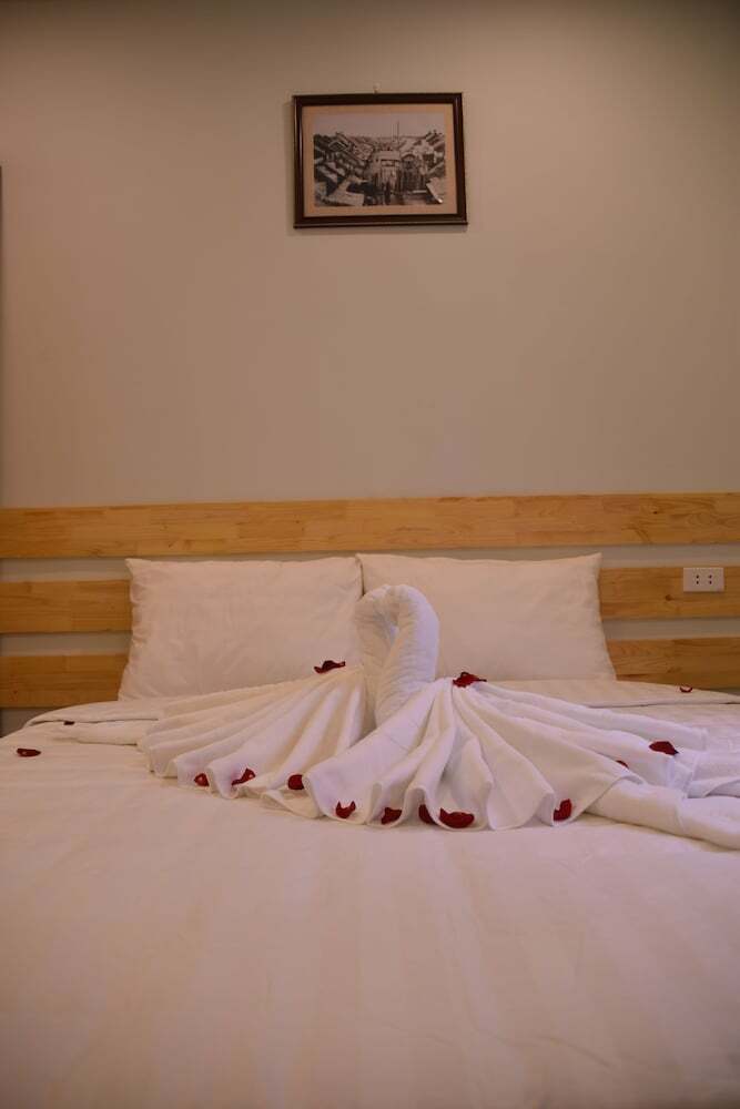 Hostal Hanoi Street View Hotel