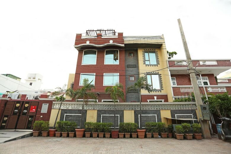 Oyo 386 Hotel Lotus Panache