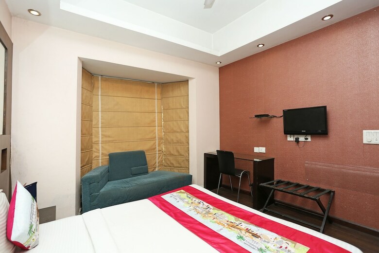 Oyo 386 Hotel Lotus Panache