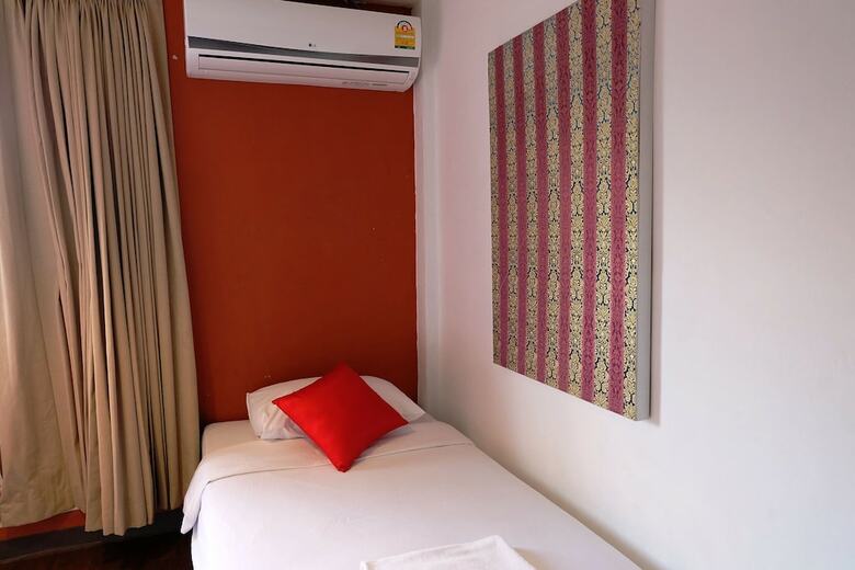 Hostal Take A Nap Hotel